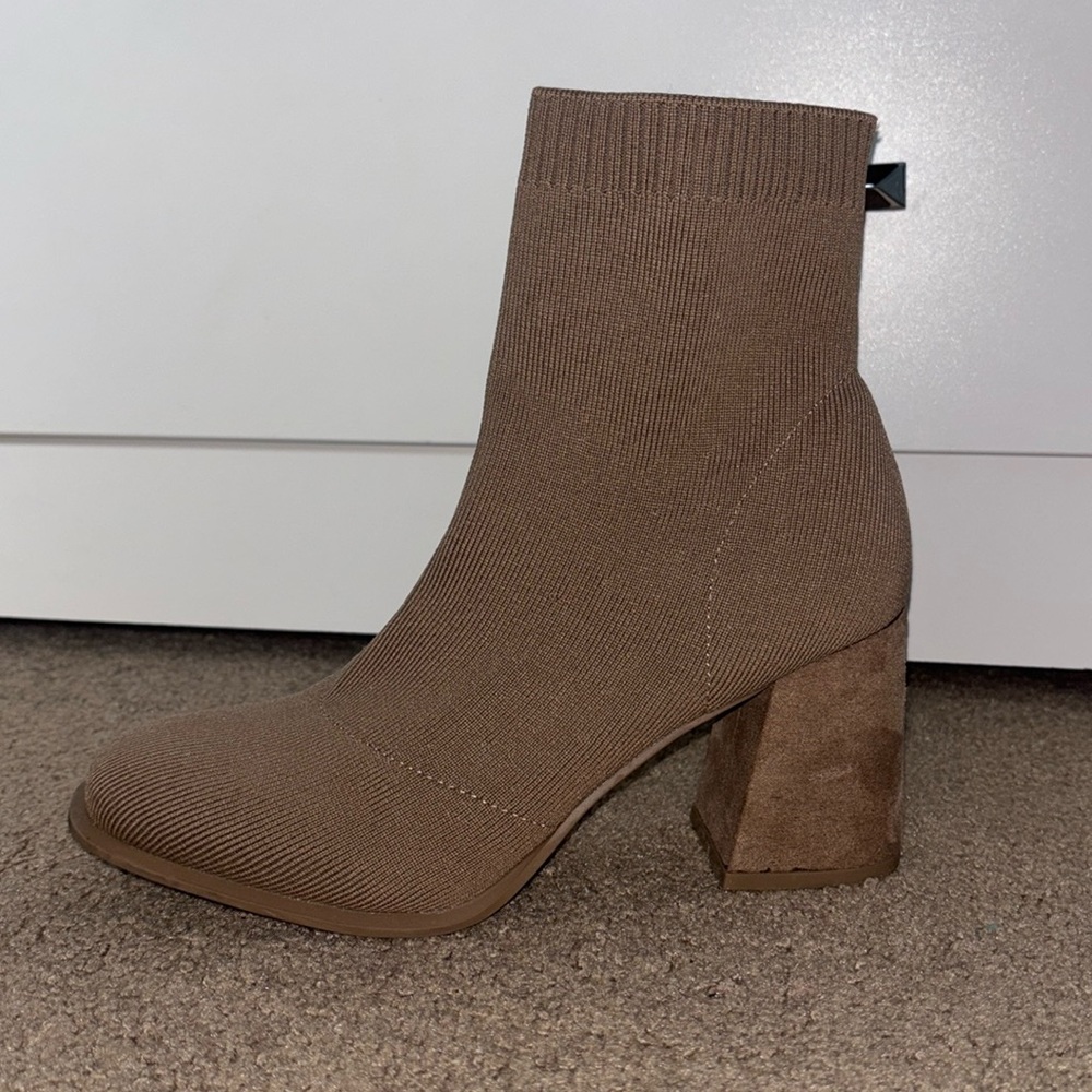High heel boots